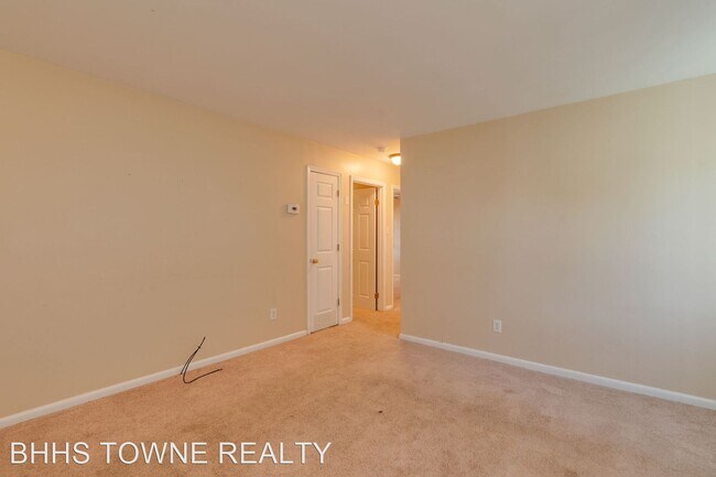Building Photo - 3 br, 1 bath House - 133 Drew Road