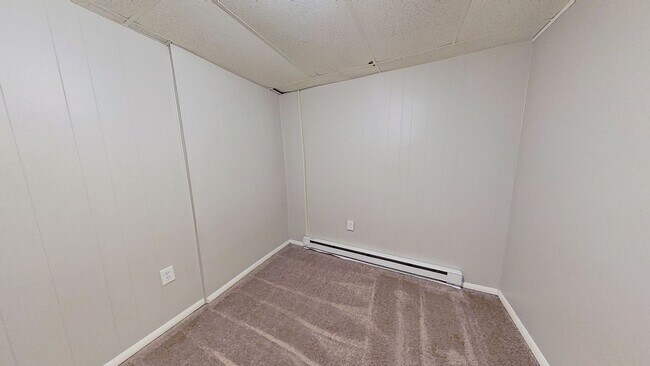 Building Photo - Apartment