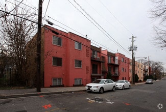 Building Photo - 5009 D St SE
