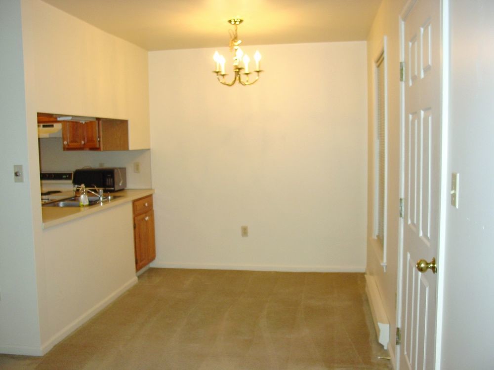Building Photo - 4 Cardinal Dr