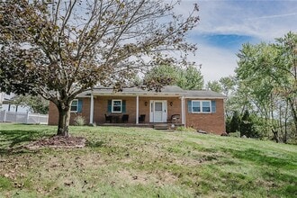 Building Photo - 979 Barclay Rd