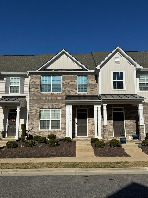 Foto principal - Modern 2020 Townhouse in North Chesterfield