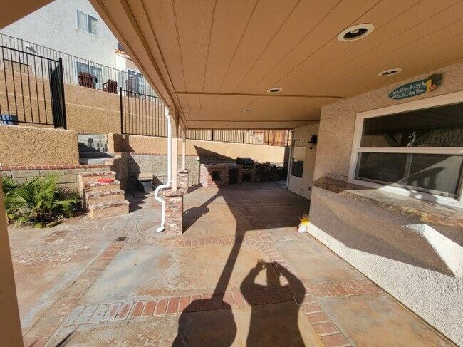 Área de patio - 28045 Magic Mountain Ln