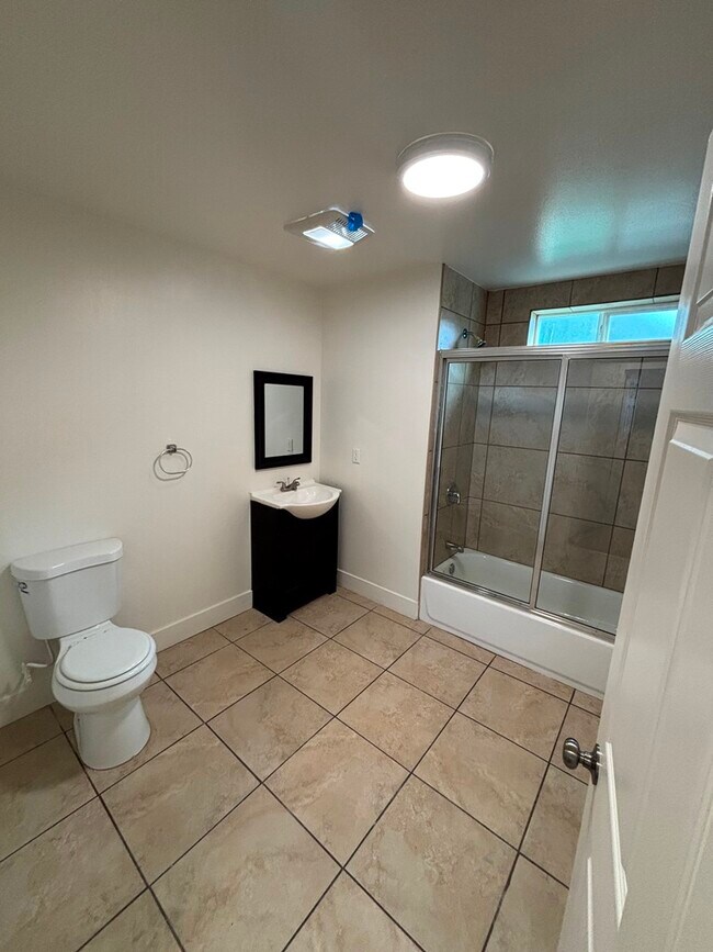 Foto del edificio - 632 W 94th St