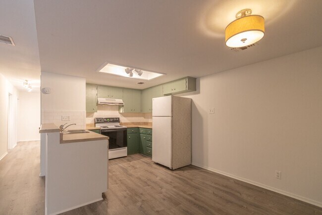 Foto del edificio - 2305 Montclaire St