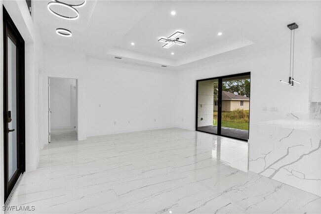 Building Photo - 809 Andover Ave S