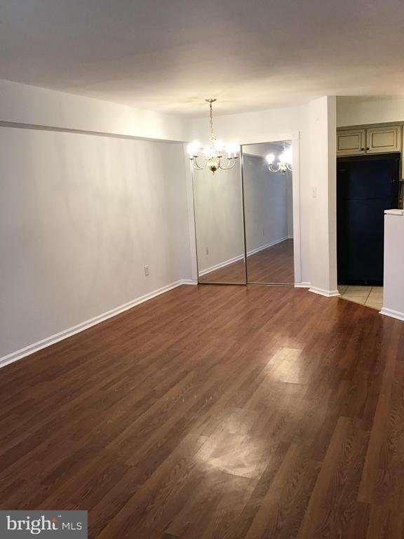 Foto del edificio - 45011 Bennett Pl