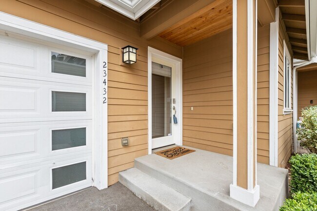 Foto del edificio - 4Bd/3.5Ba Mountlake Terrace Townhouse