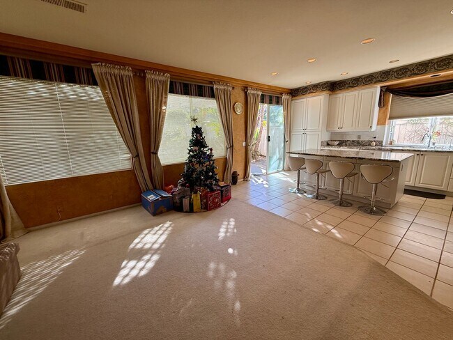 Foto del edificio - Scripps Ranch 4 Br 3 baths garage yard solar for rent $4990