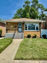 Building Photo - 14603 Myrtle Ave