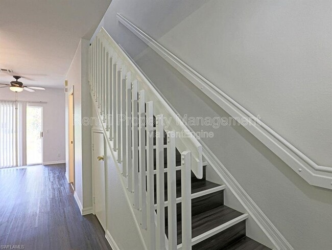 Foto del edificio - 10036 Poppy Hill Dr