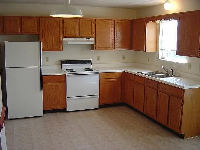 Building Photo - 301 Barrington Ln