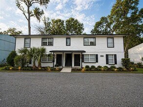 Building Photo - 6104 SW 12 Pl