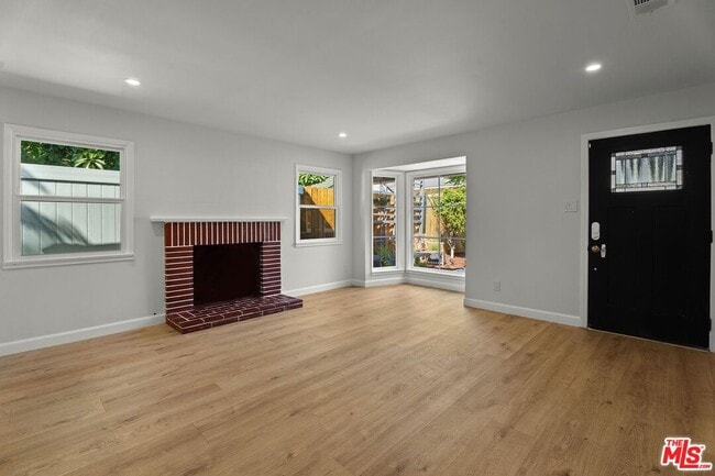 Building Photo - 2795 Casitas Ave