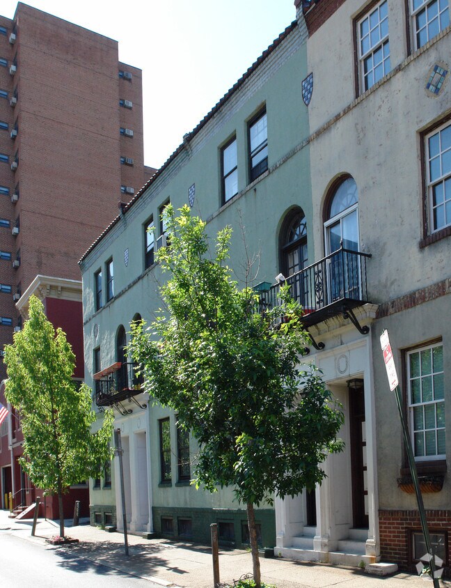 Building Photo - 2116-2120 Sansom St