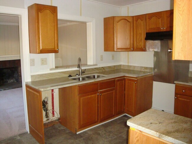 Building Photo - 5821 Florence Ave. Charlotte, NC 28212