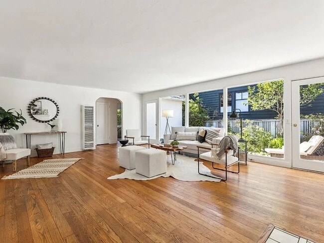 Foto del edificio - Great 3/2 in Incredible Downtown Location