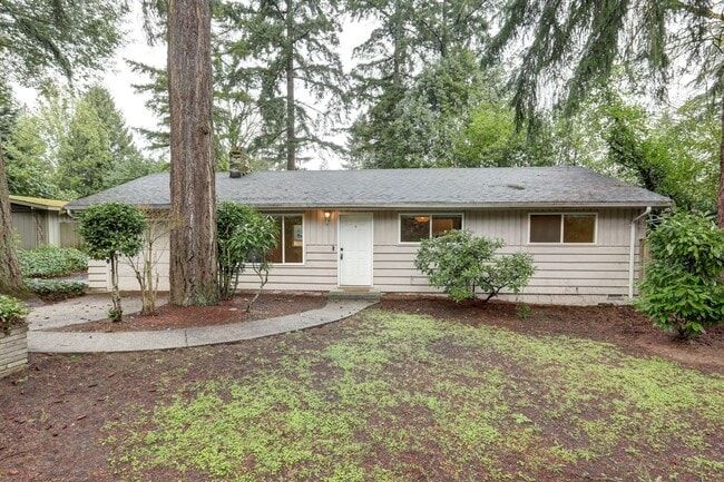 Building Photo - Classic Bellevue 3bd, 1.5ba Rambler Located in Perfect Enatai Location!