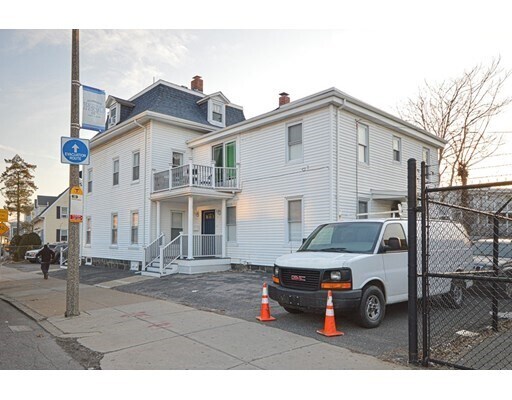Primary Photo - 1295 Hyde Park Ave
