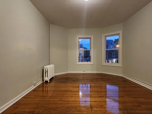 Building Photo - 563 E 24th St