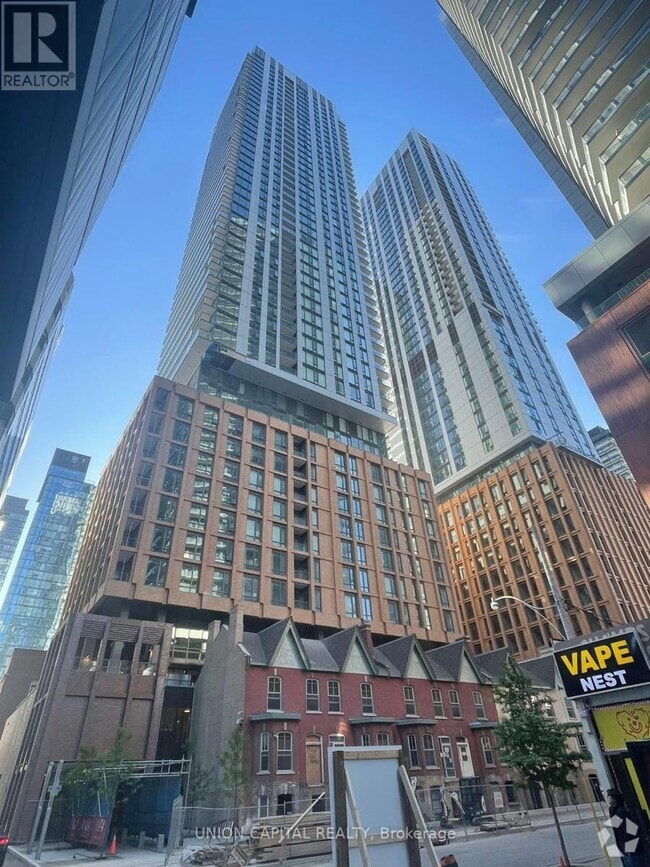 Building Photo - 8-4308 Widmer St