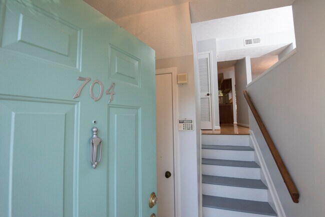 Entry way stairs - 704 Stratford Grn