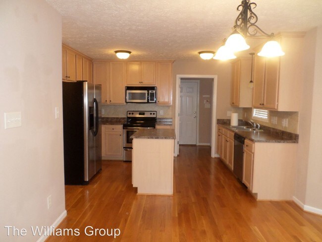 Building Photo - 3 br, 2.5 bath House - 4054 Beaubien Drive