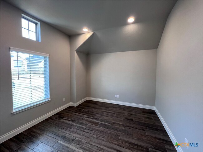 Foto del edificio - 535 Orchard Way