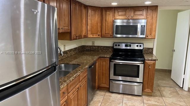 Foto principal - 2142 Nova Village Dr