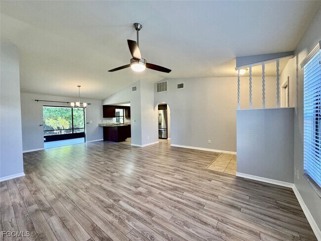 Foto del edificio - 3725 SW 6th Ave