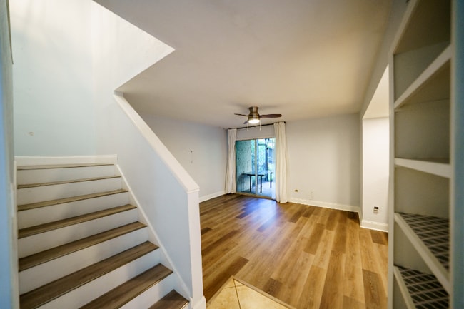 Foto del edificio - 4417 Rayfield Dr