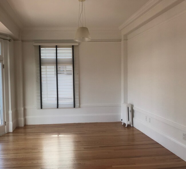 Building Photo - 512 Van Ness Ave