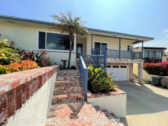 Foto del edificio - 3 br, 2 bath House - 266 N. Catalina St.