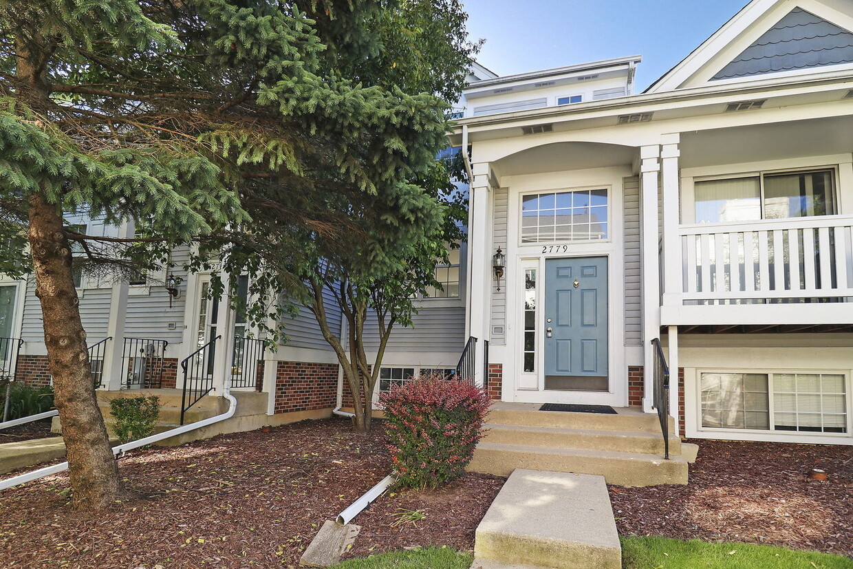 2779 N Augusta Dr, Wadsworth, IL 60083 Townhome Rentals in Wadsworth