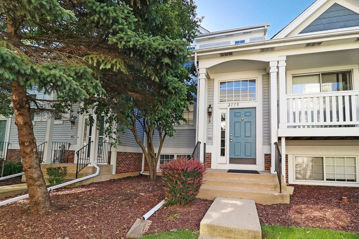 2779 N Augusta Dr, Wadsworth, IL 60083 Townhome Rentals in Wadsworth