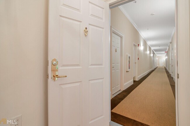 Building Photo - 5415 Northland Dr