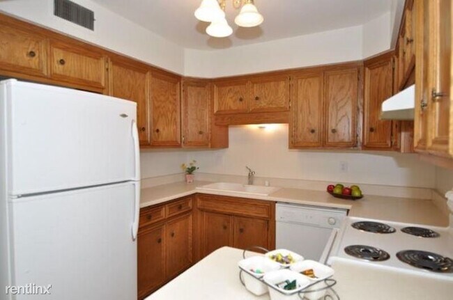 Foto del edificio - 7560 N Port Washington Rd