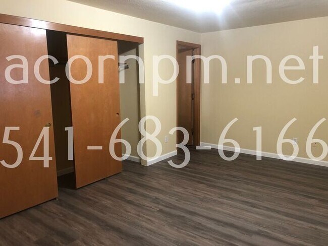 Foto del edificio - 3722 SE 76th Ave