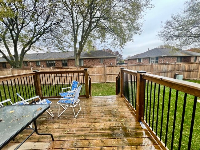 Building Photo - 59 Churchill St