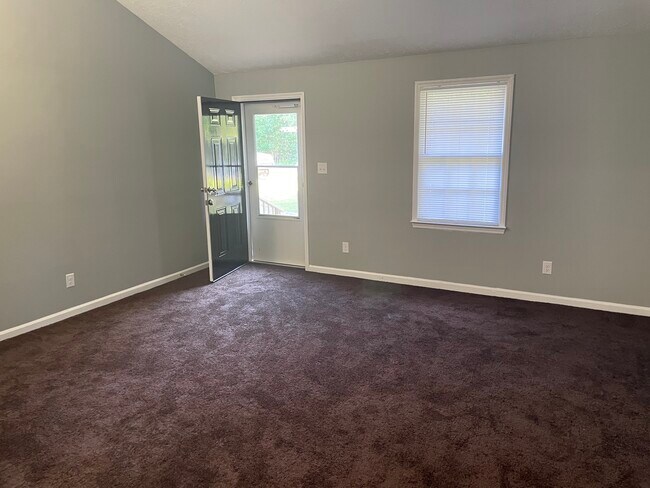 Foto del edificio - 290 Timothy Rd