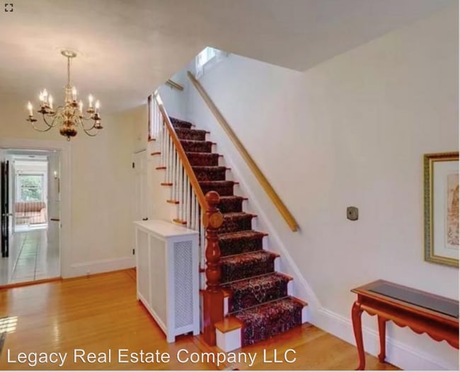 Building Photo - 3 br, 1 bath House - 219 Great Road