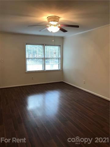 Building Photo - 6810 Farmingdale Dr
