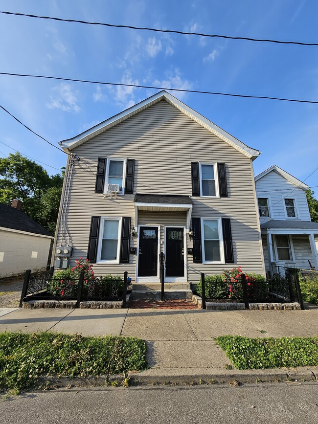 Building Photo - 818 Buckeye St