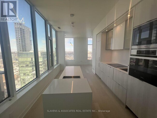 Photo du bâtiment - 11 Yorkville Ave