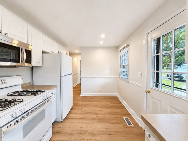 Building Photo - 21365 W Ridge Rd