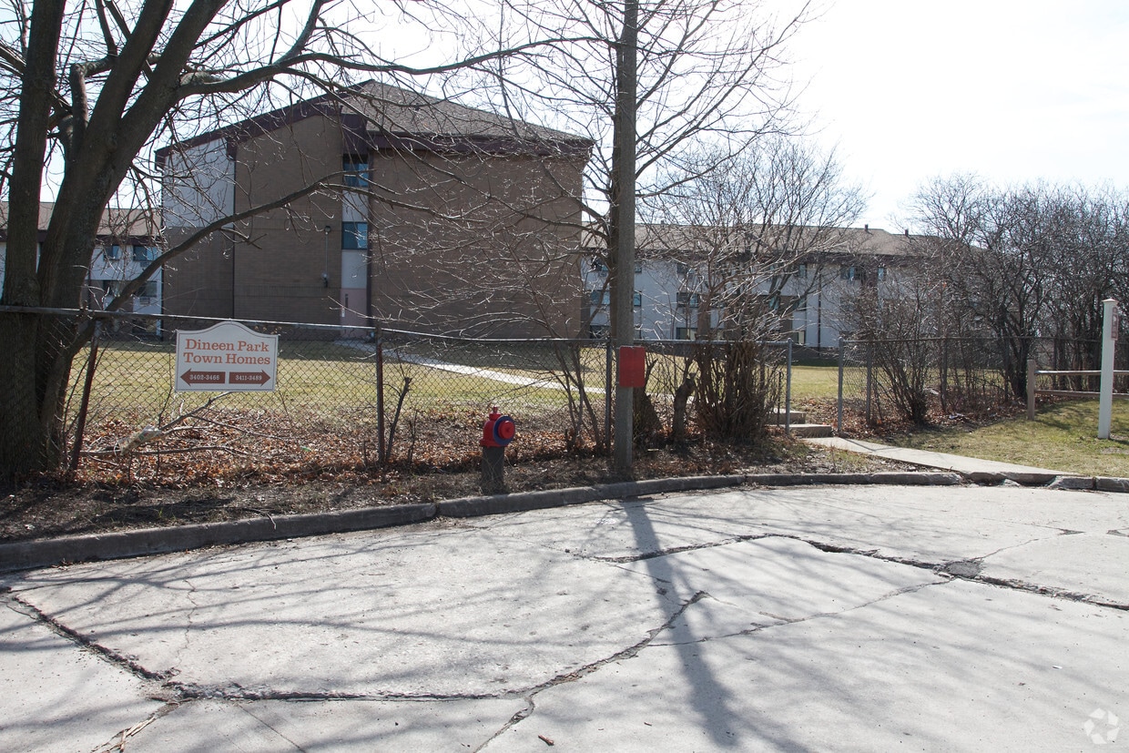 Building Photo - Dineen Park