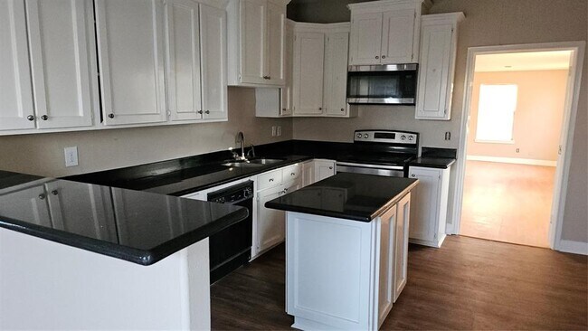 Foto del edificio - 4714 Sharon St