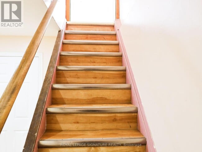 Building Photo - 8 Stanbridge Ct