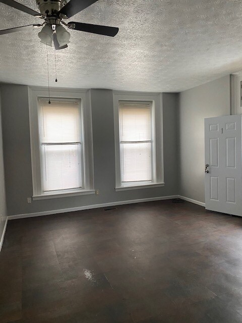 Foto del edificio - 331 E 13th St