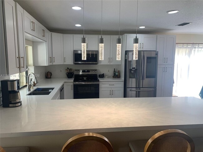 Foto del edificio - 2925 E Aviary Dr